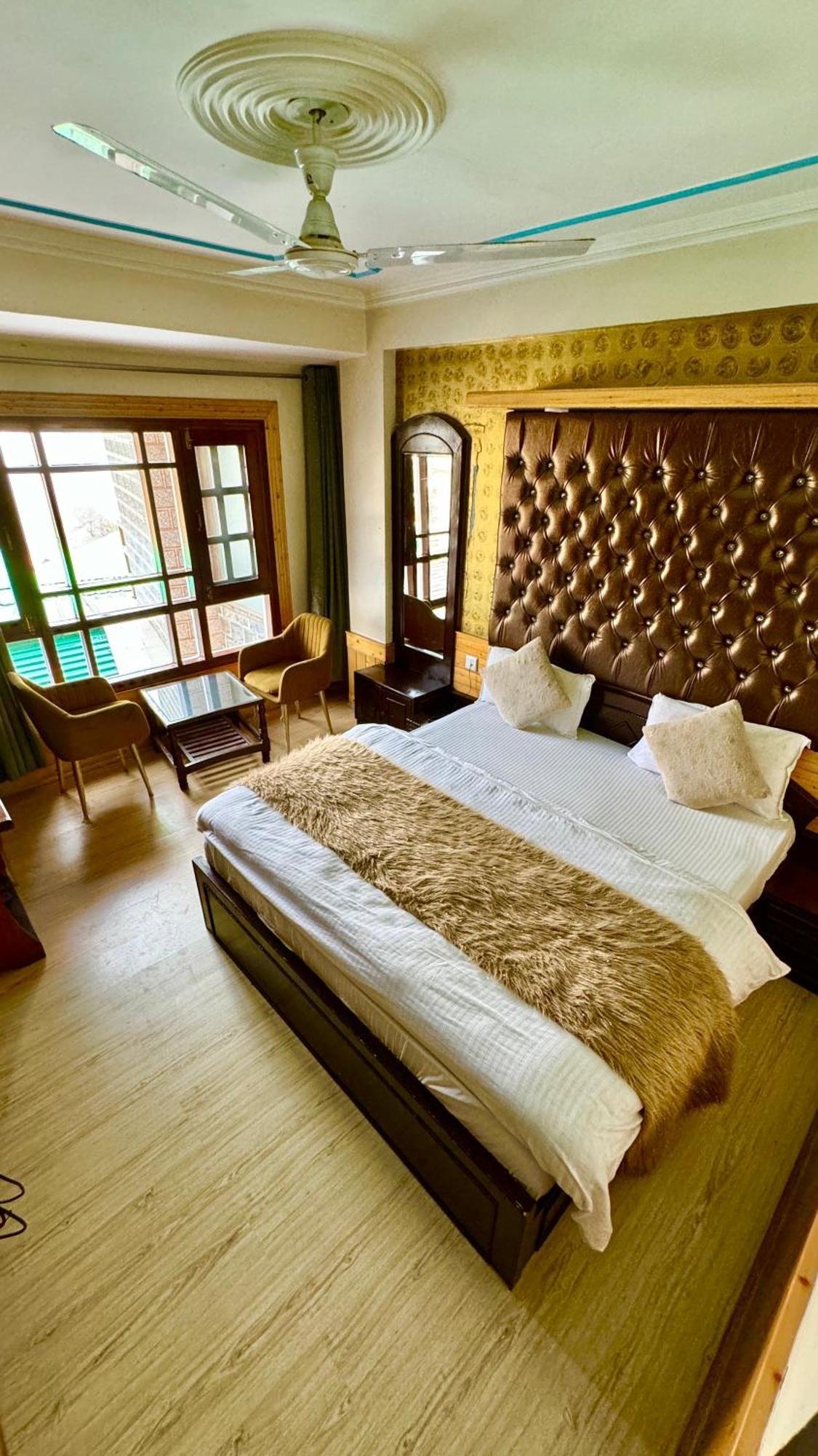 Hotel Apple Regency Шімла Екстер'єр фото