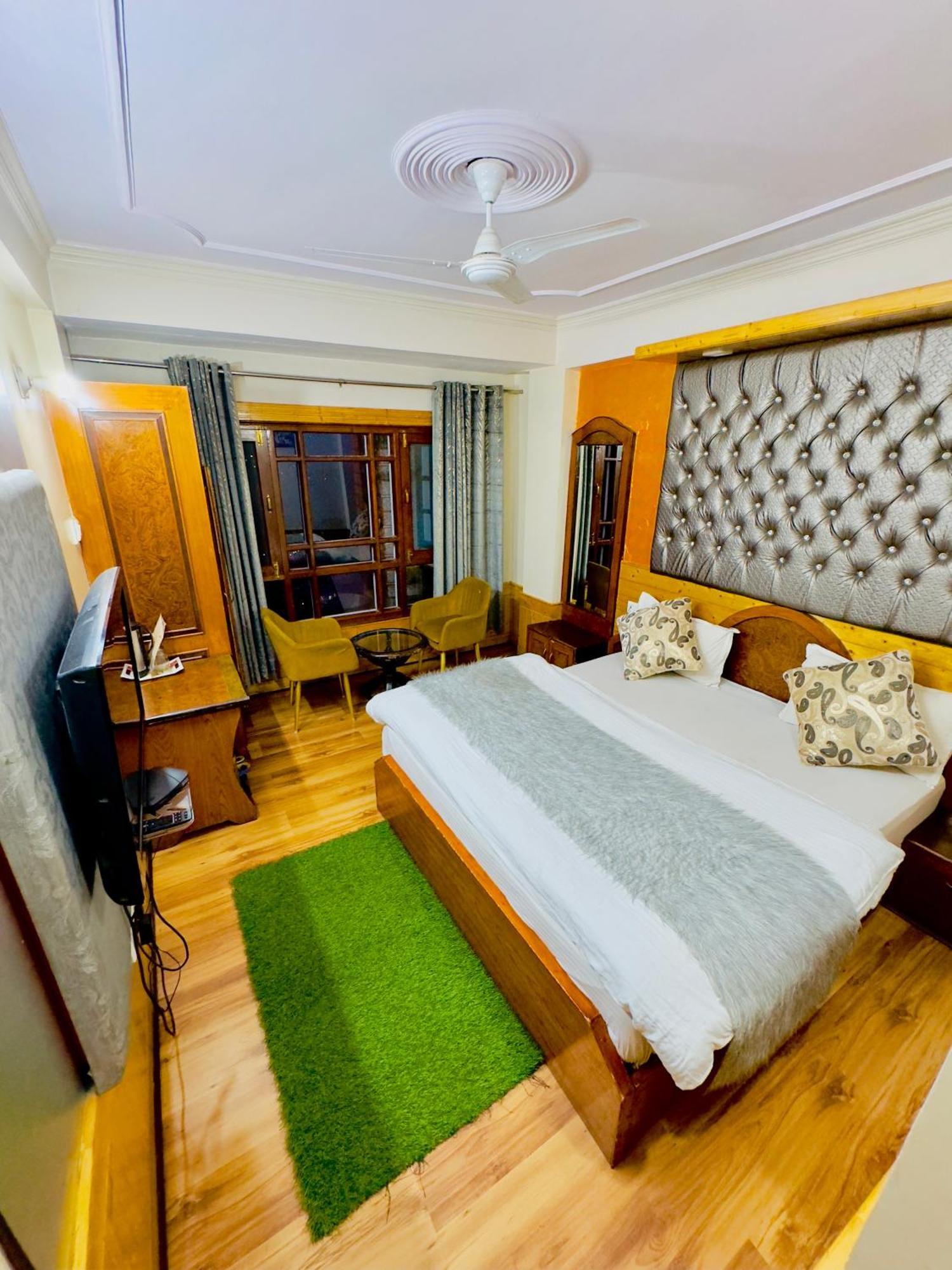 Hotel Apple Regency Шімла Екстер'єр фото